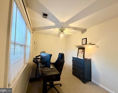 8535 Hilltop Road - Photo Thumbnail 17