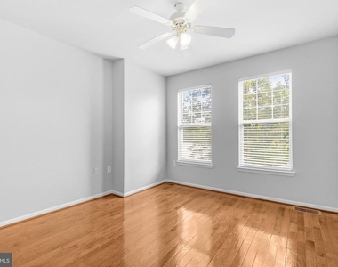 11349 Aristotle Drive - Photo Thumbnail 14