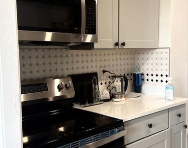3245 Rio Drive - Photo Thumbnail 5