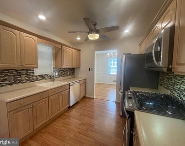 3905 Flagstone Terrace - Photo Thumbnail 10