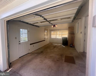 3905 Flagstone Terrace - Photo Thumbnail 32