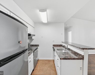 8633 Beekman Place - Photo Thumbnail 7