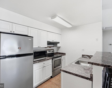 8633 Beekman Place - Photo Thumbnail 6
