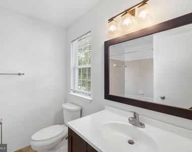 8633 Beekman Place - Photo Thumbnail 13