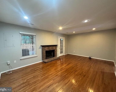 6025 Crocus Court - Photo Thumbnail 24