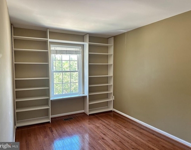 6025 Crocus Court - Photo Thumbnail 19