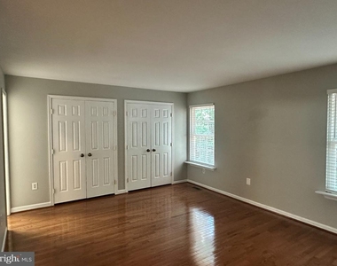 6025 Crocus Court - Photo Thumbnail 14
