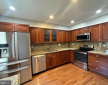6025 Crocus Court - Photo Thumbnail 12