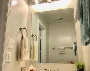 4429 Holly Avenue - Photo Thumbnail 10