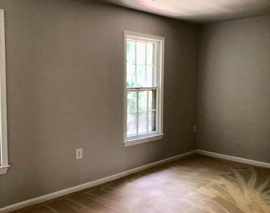 4429 Holly Avenue - Photo Thumbnail 7