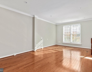 7582 Great Swan Court - Photo Thumbnail 8