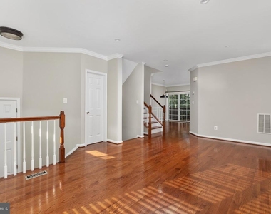 7582 Great Swan Court - Photo Thumbnail 9
