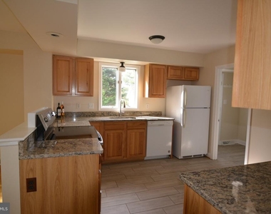 4216 Mosby Street - Photo Thumbnail 6