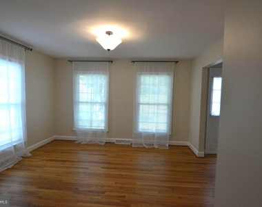 4216 Mosby Street - Photo Thumbnail 2