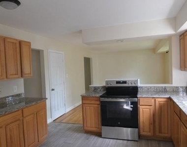 4216 Mosby Street - Photo Thumbnail 7