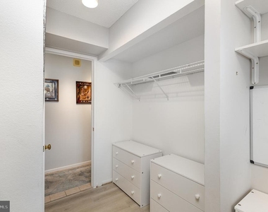 900 N Stafford Street N - Photo Thumbnail 16
