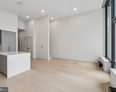 3030 Potomac Avenue - Photo Thumbnail 6