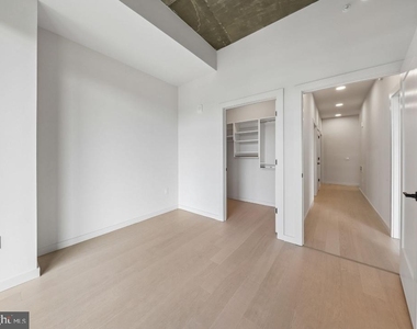 3030 Potomac Avenue - Photo Thumbnail 8