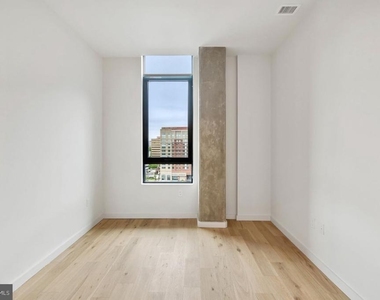 3130 Potomac Avenue - Photo Thumbnail 9