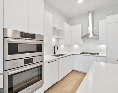 3130 Potomac Avenue - Photo Thumbnail 3
