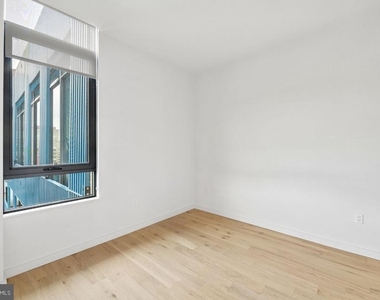 3130 Potomac Avenue - Photo Thumbnail 8