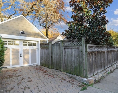 5137 25th Place N - Photo Thumbnail 9