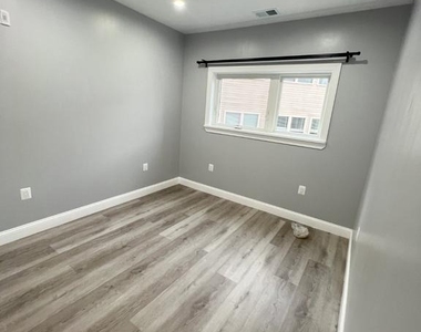 1611 Ridge Avenue - Photo Thumbnail 28