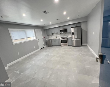 1611 Ridge Avenue - Photo Thumbnail 8