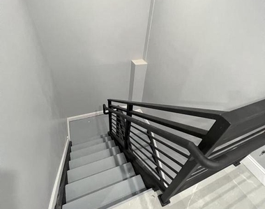 1611 Ridge Avenue - Photo Thumbnail 13