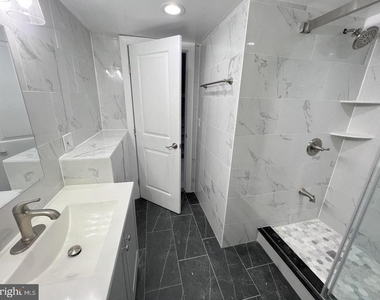 1611 Ridge Avenue - Photo Thumbnail 15