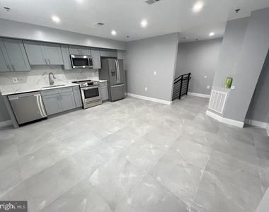 1611 Ridge Avenue - Photo Thumbnail 9