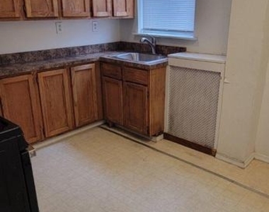 5211 Glenloch Street - Photo Thumbnail 4