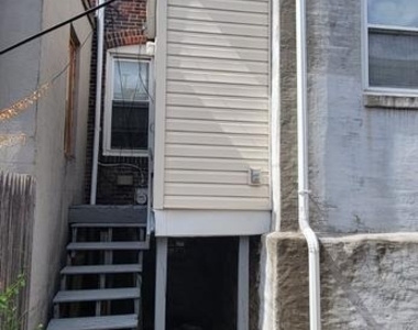 5211 Glenloch Street - Photo Thumbnail 8