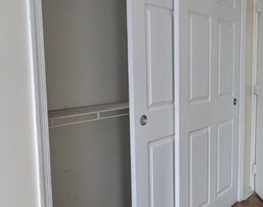 5211 Glenloch Street - Photo Thumbnail 15