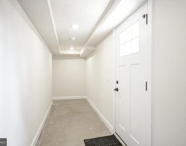 2412 S 24th Street - Photo Thumbnail 10