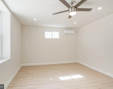 2412 S 24th Street - Photo Thumbnail 6