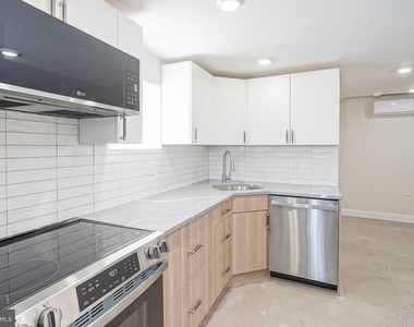 2412 S 24th Street - Photo Thumbnail 15
