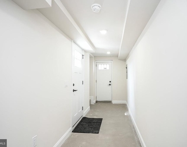 2412 S 24th Street - Photo Thumbnail 5