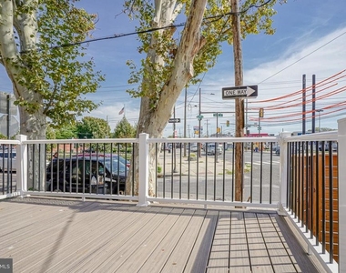 2412 S 24th Street - Photo Thumbnail 4