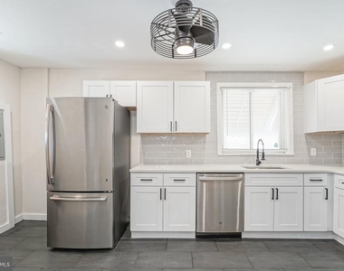 2412 S 24th Street - Photo Thumbnail 17
