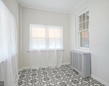 2412 S 24th Street - Photo Thumbnail 7