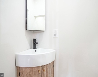 2412 S 24th Street - Photo Thumbnail 15