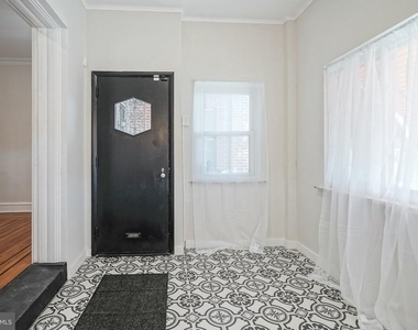 2412 S 24th Street - Photo Thumbnail 5
