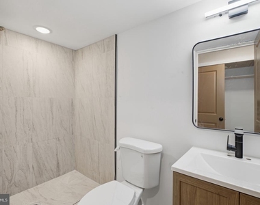 1542 W York Street - Photo Thumbnail 14