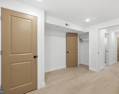 1542 W York Street - Photo Thumbnail 10