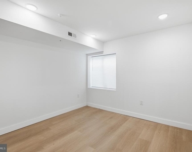 1542 W York Street - Photo Thumbnail 12