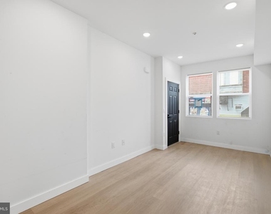 1542 W York Street - Photo Thumbnail 3