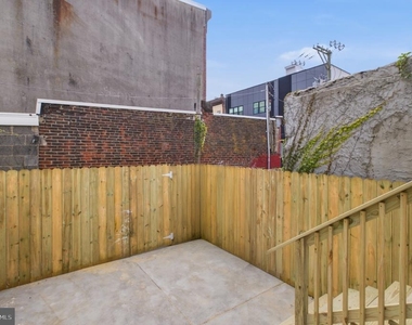 1542 W York Street - Photo Thumbnail 8