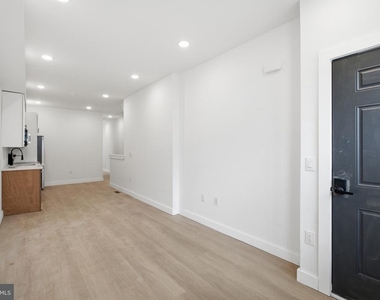 1542 W York Street - Photo Thumbnail 2