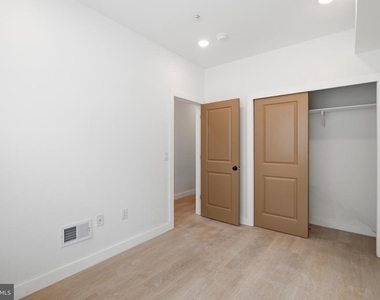 1542 W York Street - Photo Thumbnail 7